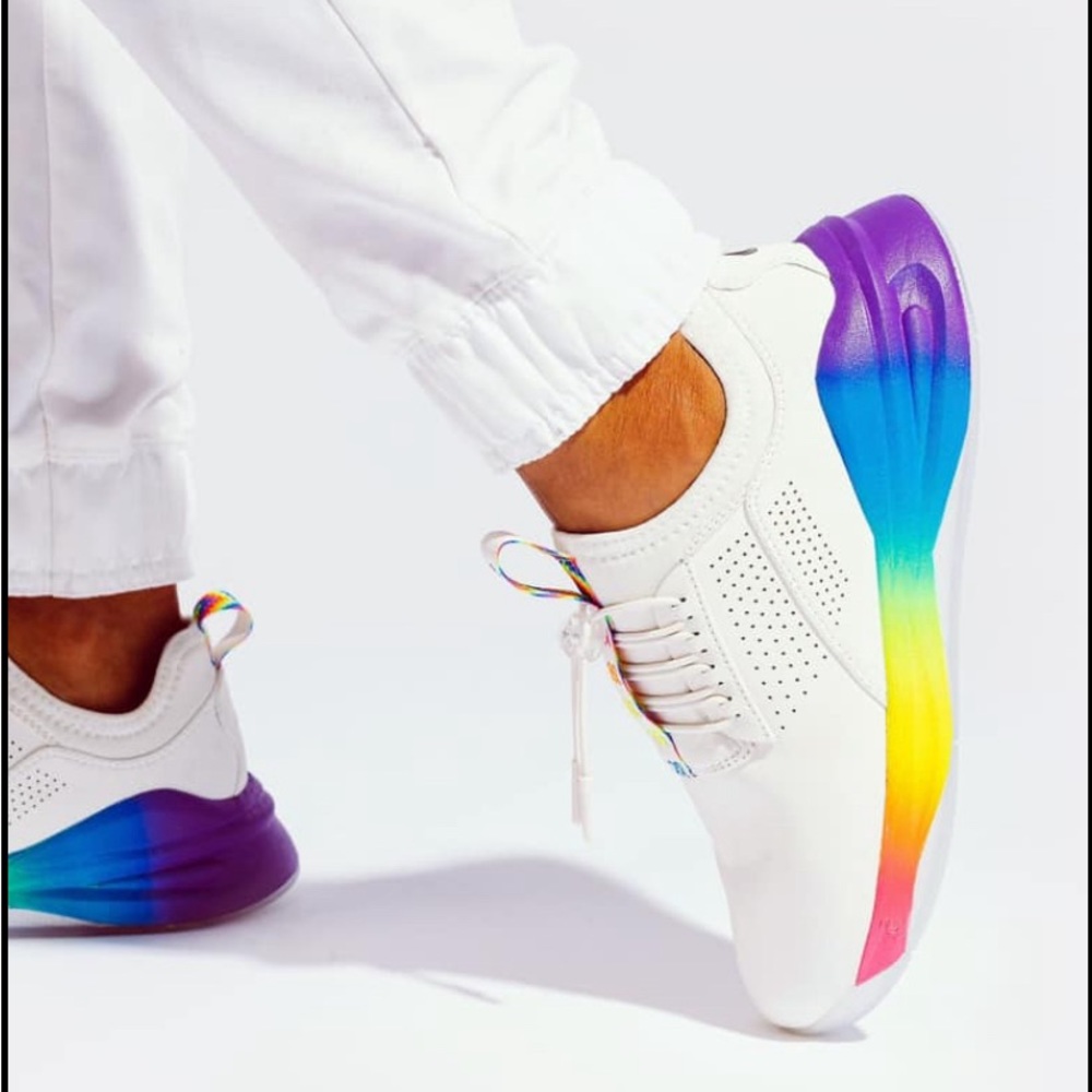 NWOB Clove LIMITED EDITION Rainbow Soul🌈 colors nursing shoes